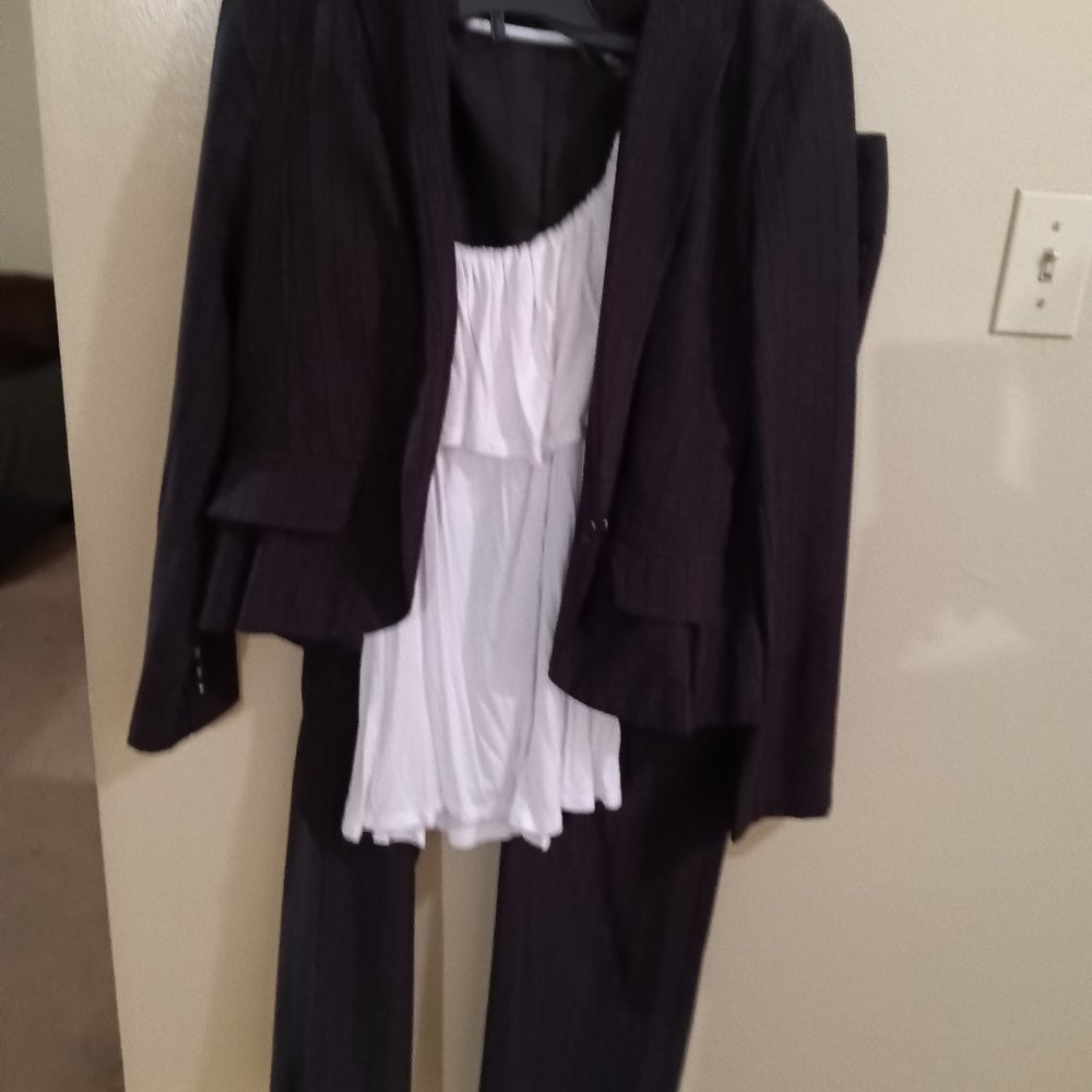 Women's suit with shirt